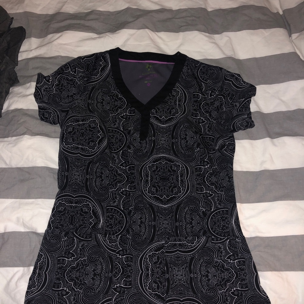 Healinf hands scrub top xs